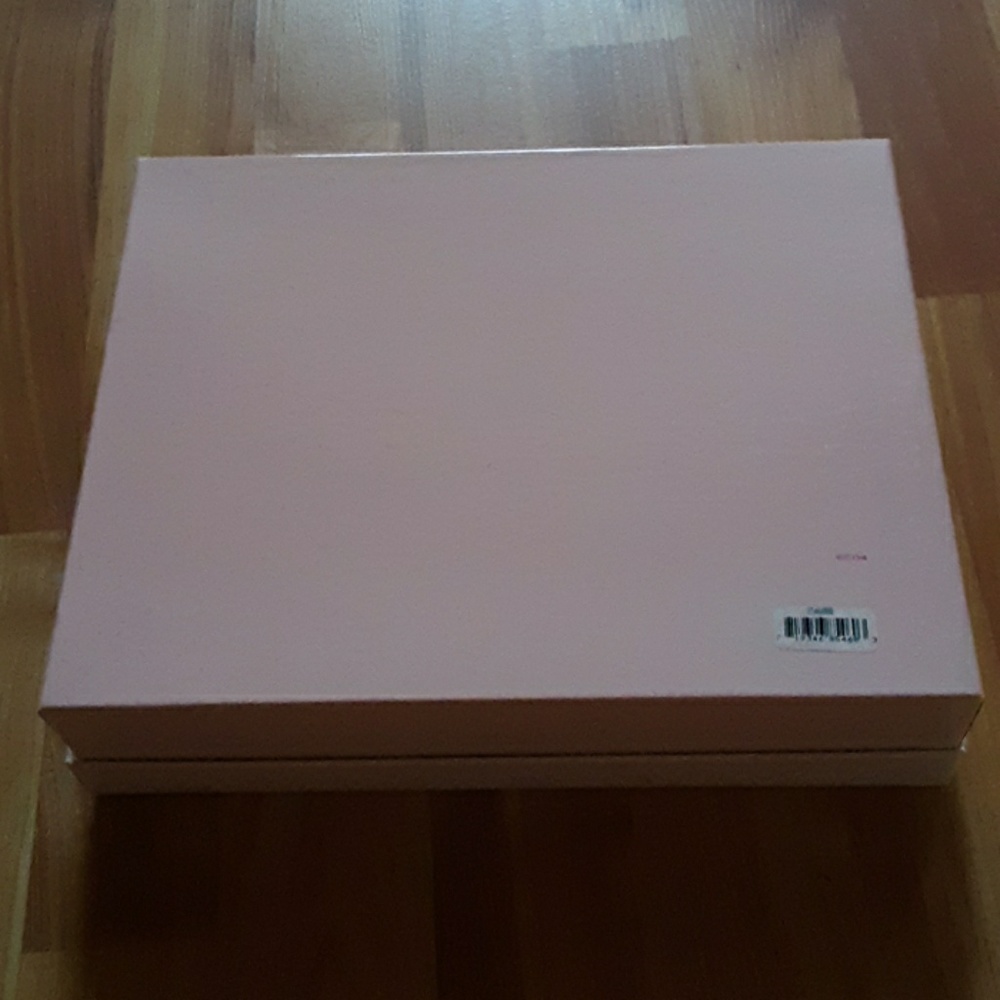 Box - Picture 2 of 3